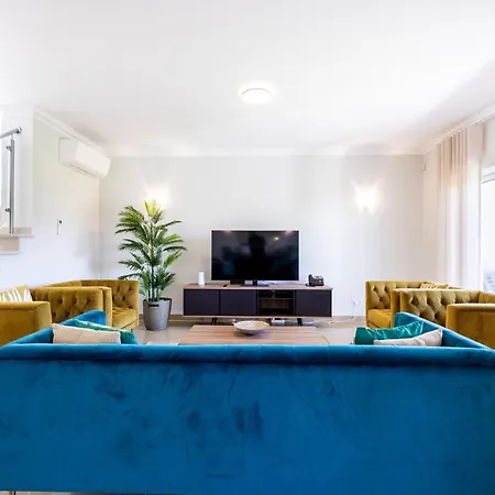 Casa Malhotra at Boa Vista Golf Resort, Bayview Village * Lagos