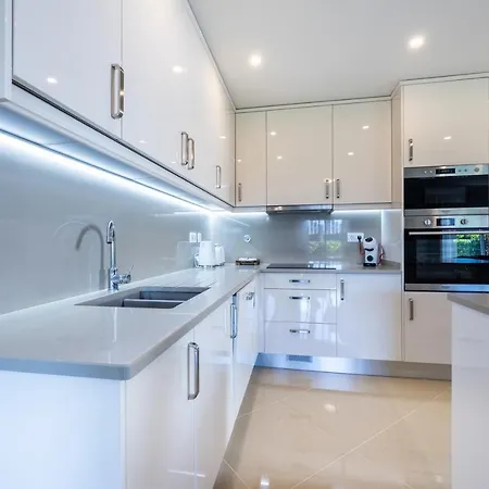 Nyaraló Casa Malhotra at Boa Vista Golf Resort, Bayview Village Lagos