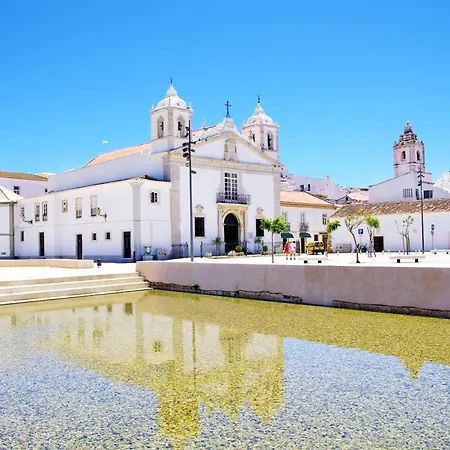 Nyaraló Casa Malhotra at Boa Vista Golf Resort, Bayview Village Lagos