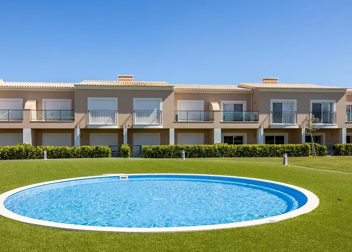 Casa Malhotra at Boa Vista Golf Resort, Bayview Village *